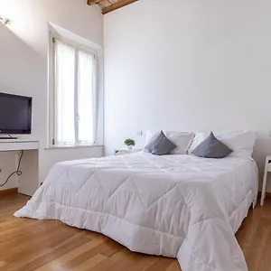 https://piazza-martiri-in-pieno-centro-sotto-al-castello.emilia-romagnahotels.net