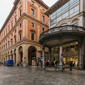 https://a-due-passi-da-piazza-maggiore-bologna.emilia-romagnahotels.net